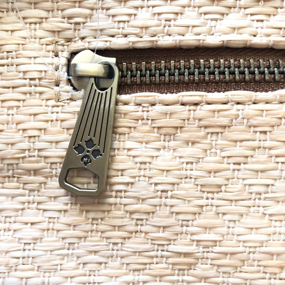 NWT Patricia Nash Caprina Diamond Weave Crossbody Clutch Natural - Picture 8 of 10